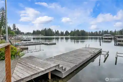 Stunning Lake Tapps Waterfront Homestead