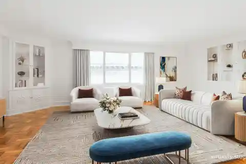 Elegant Apartment with Versatile Layout