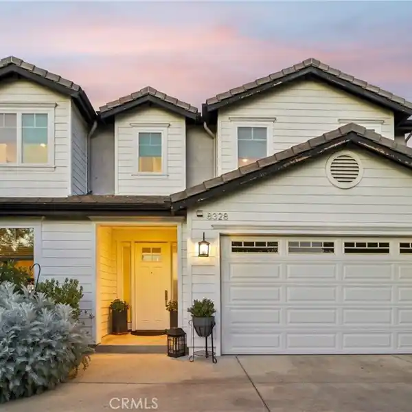 NEWER-BUILT TRADITIONAL MODERN FARMHOUSE