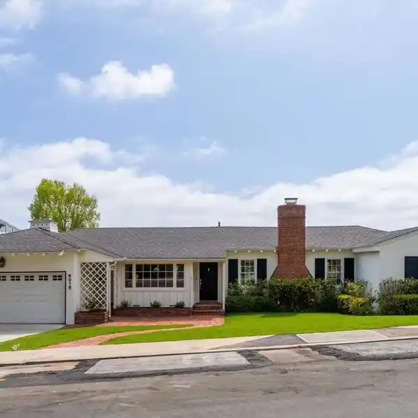UPPER HERMOSA CHARMER WITH PANORAMIC VIEWS
