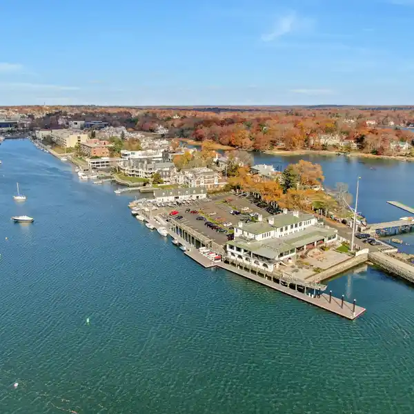 THE PERFECT PIED-A-TERRE AT INDIAN HARBOR HOUSE