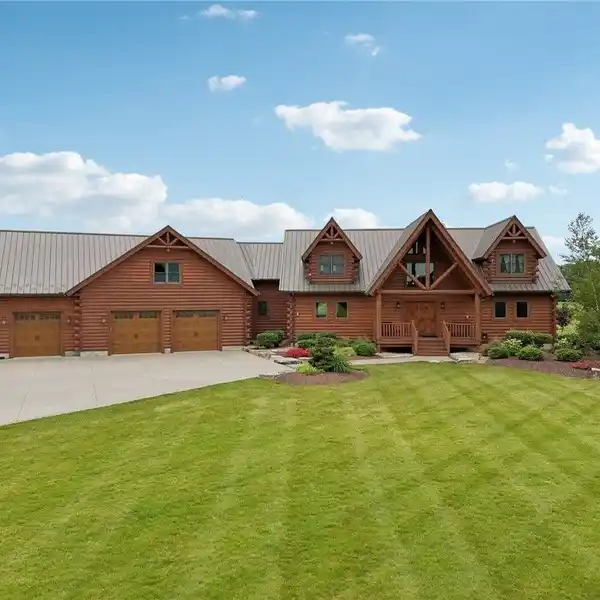 BREATHTAKING LOG HOME IN A SERENE COUNTRY SETTING