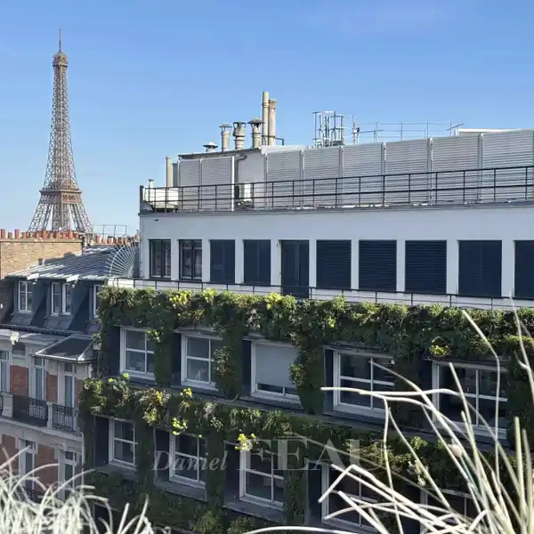 COZY PASSY APARTMENT WITH STUNNING CITY VIEWS