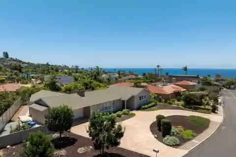 Single-Level Living with Horizon Ocean Views