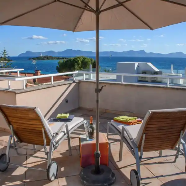 FANTASTIC VILLA WITH BEAUTIFUL SEA VIEWS