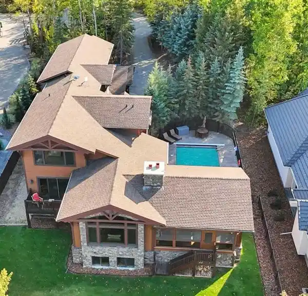 LUXURY WATERFRONT RETREAT ON HONEYMOON BAY