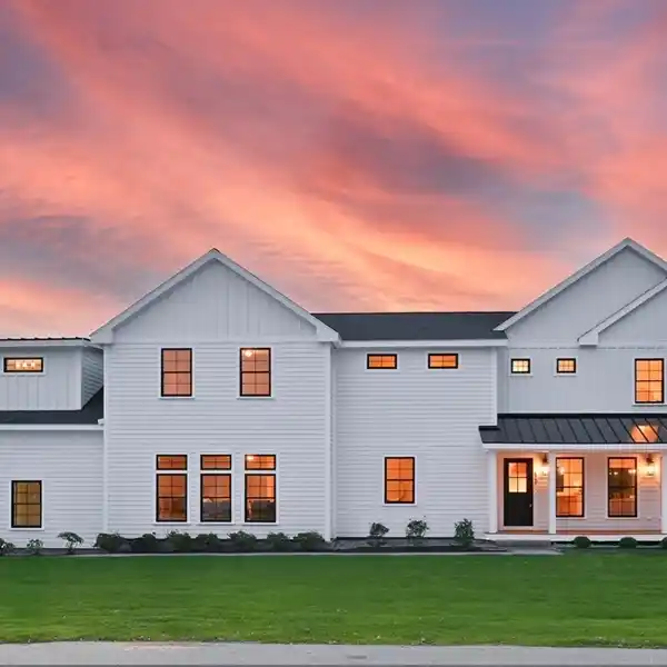 LUXURIOUS CUSTOM RETREAT