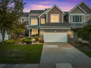 Lakeside Elegance with Expansive Island Views