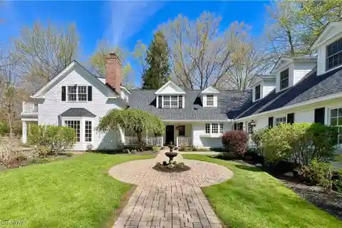 Classic Beauty on Nearly Three Acres
