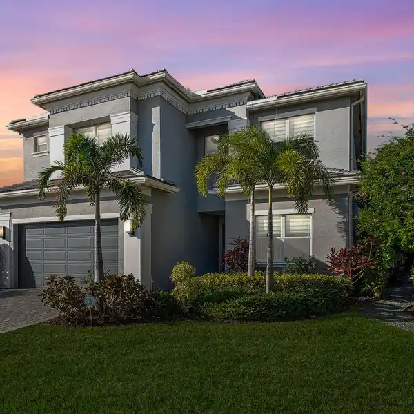 EXTRAORDINARY RESIDENCE OFFERING AN UNPARALLELED LIFESTYLE