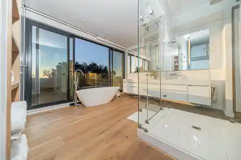 Refined Penthouse Living Above the Fairways