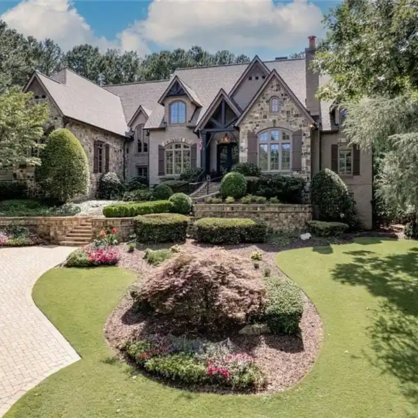 GORGEOUS ESTATE IN SUGARLOAF COUNTRY CLUB