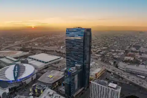 5-Star Living at the Ritz Carlton Los Angeles