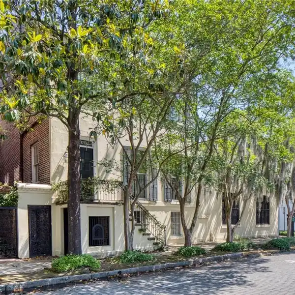 CHARM-FILLED HOME IN SAVANNAH'S HISTORIC LANDMARK DISTRICT