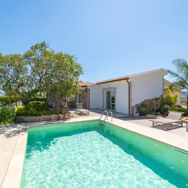 PRESTIGIOUS INDEPENDENT VILLA