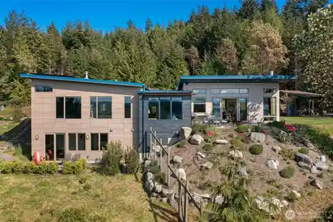A Sanctuary That Makes a Statement