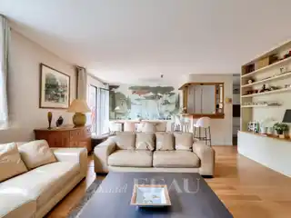 Stylish Duplex with Private Garden Oasis