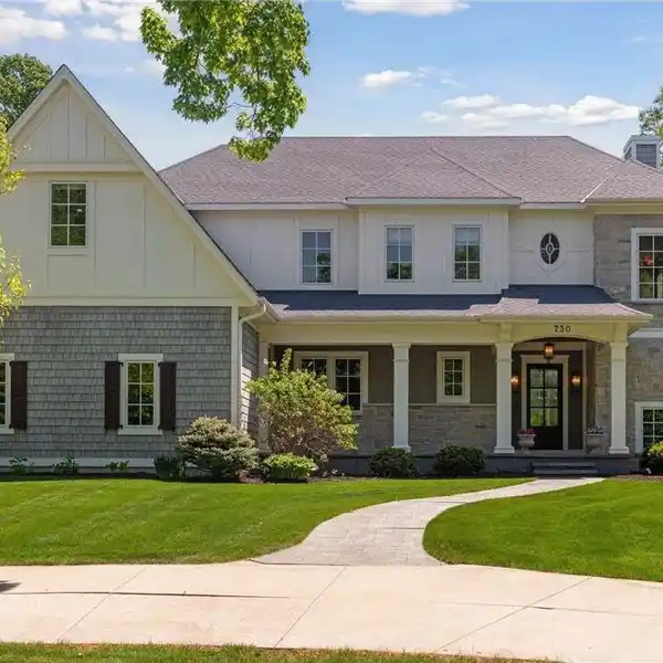 EXTRAORDINARY CUSTOM-BUILT RESIDENCE