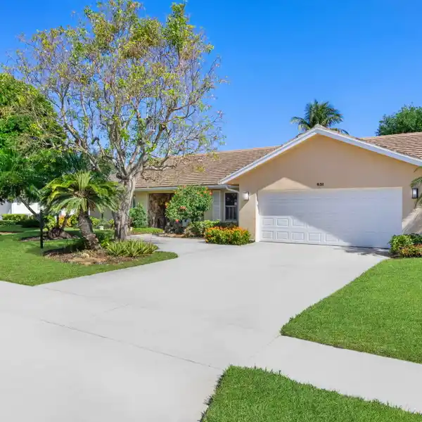 EMBRACE WATERFRONT LUXURY
