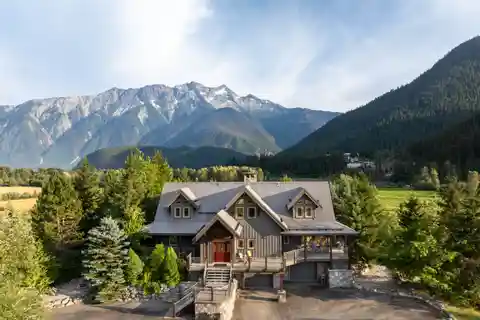 10-Acre Property with Endless Possibilities