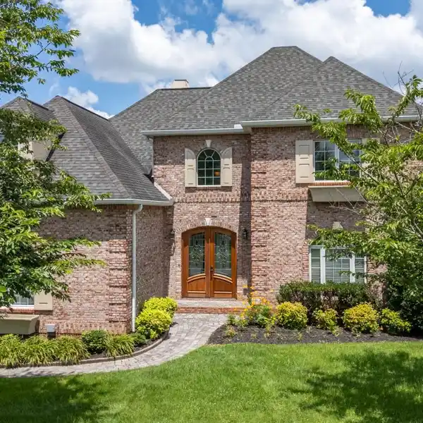 LUXURY LIVING IN MALLARD BAY