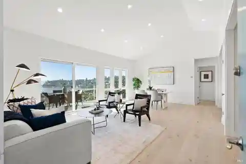 Beautifully Remodeled Tiburon Condo