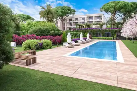 Luxury Apartment in Exclusive Building