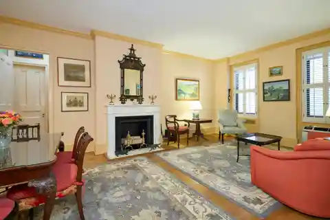 Elegant Pre-War residence on Park Avenue