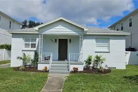 Remodeled Davis Islands Home with Spacious Backyard
