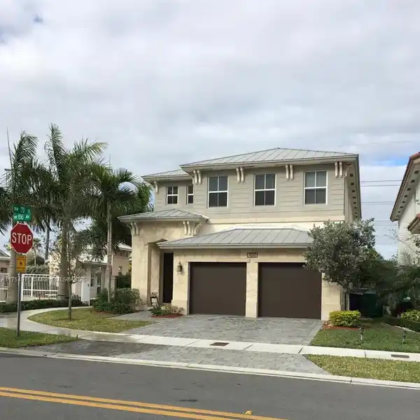 SPECTACULAR SINGLE FAMILY HOME