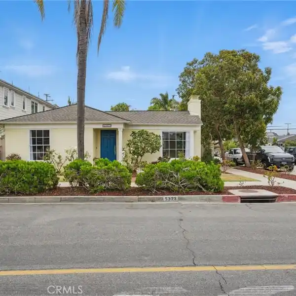 CHARMING HOME IN SOUGHT-AFTER BELMONT PARK