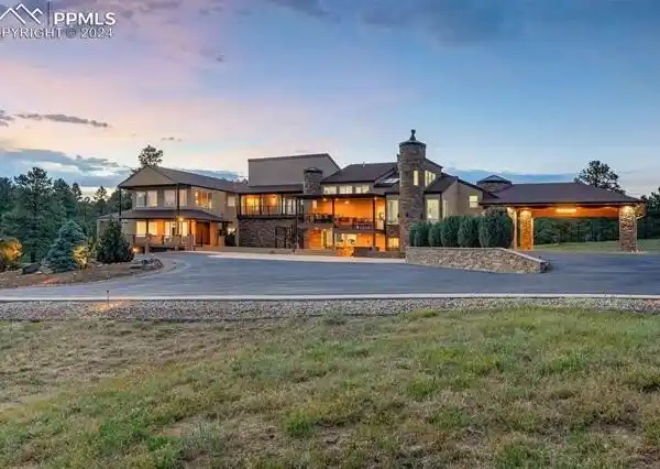 ONE-OF-A-KIND LUXURY COLORADO ESTATE