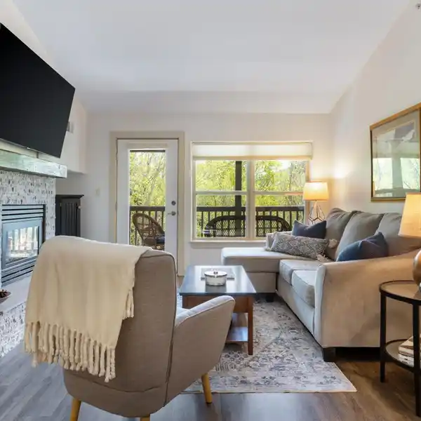 BEAUTIFULLY RENOVATED AND MAINTAINED CONDOMINIUM