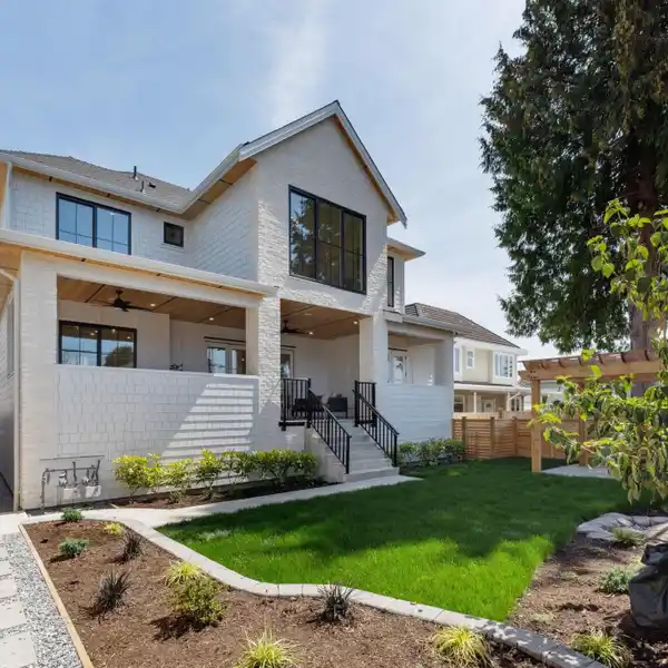 UNPARALLELED DUPLEX LIVING