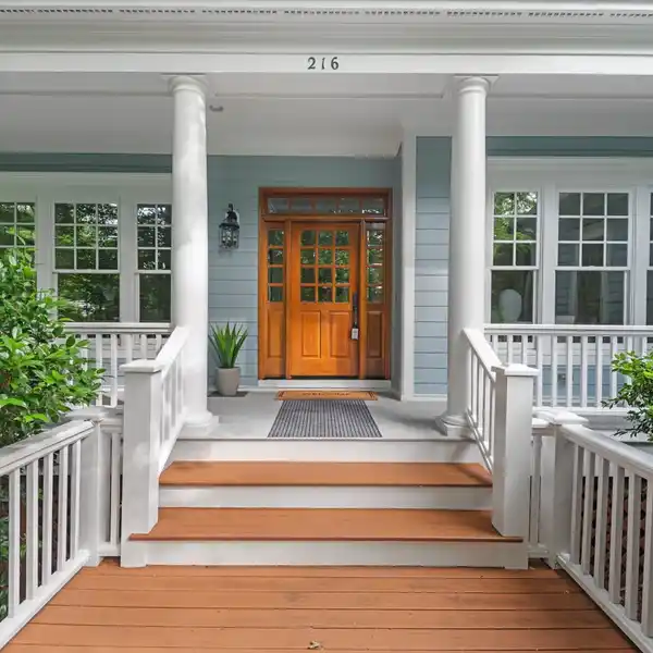 EXECUTIVE HOME BLENDING LUXURY AND TRANQUILITY