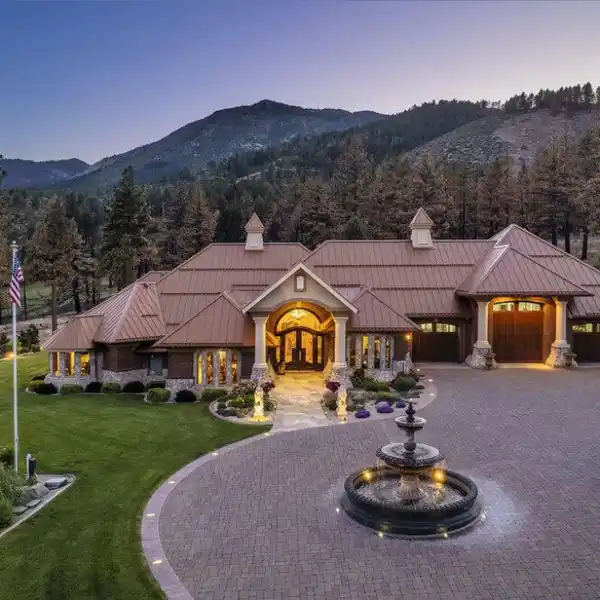 ELEGANT VALLEY ESTATE ON FIVE-PLUS ACRES