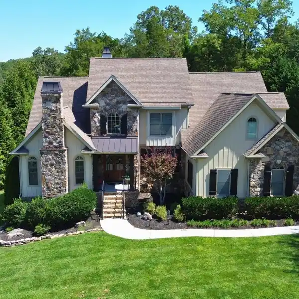 BEAUTIFULLY UPDATED HOME IN COVERED BRIDGE