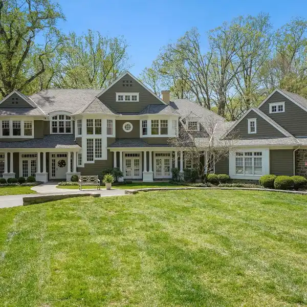 SPRAWLING STUNNER ON 1.4 ACRES