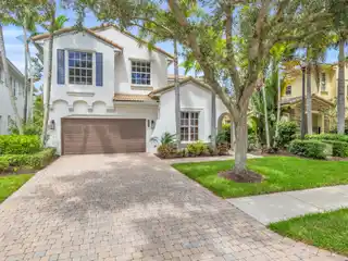 Elegant Vintage Charm Meets Modern Amenities