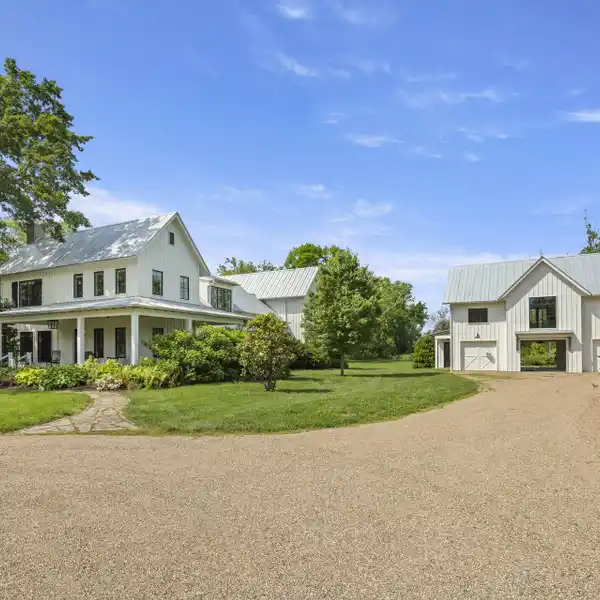 MODERN FARMHOUSE ON OVER TEN ACRES