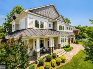 Custom Home on a Quiet Cul-De-Sac