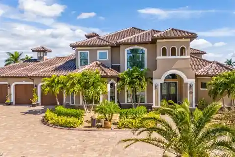 Dream Waterfront Oasis