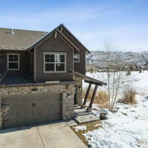 AMAZING REMODELED TOWNHOME