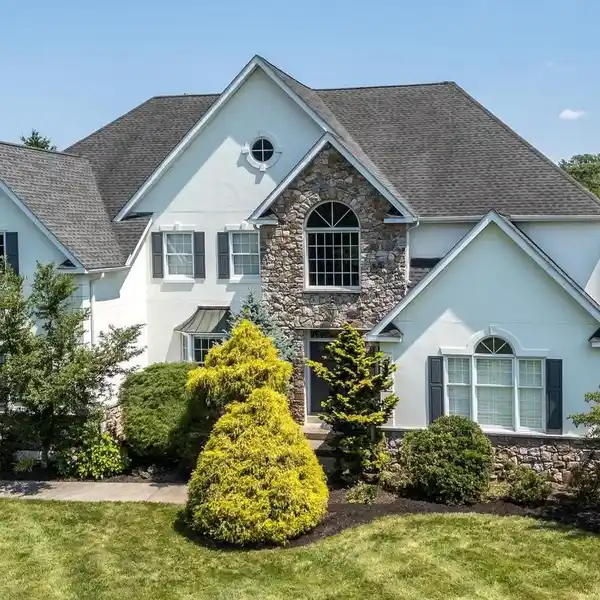 STUNNING AND SEAMLESS COLONIAL FAMILY HOME