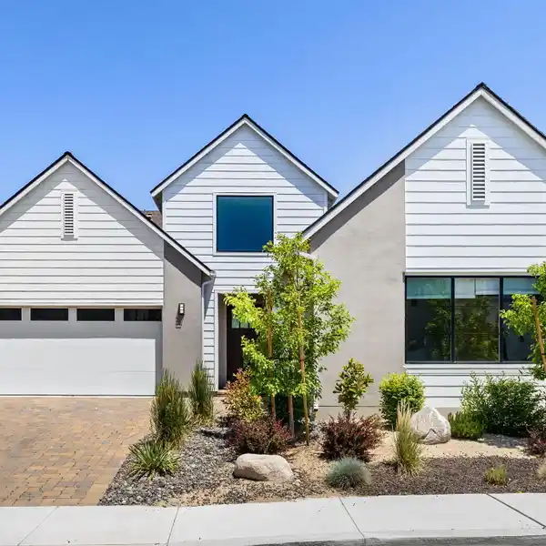 LUXURY SINGLE-STORY LIVING IN GUARD-GATED RANCHARRAH