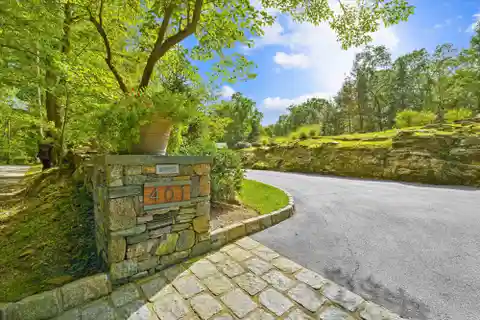 Peaceful 12-acre Retreat