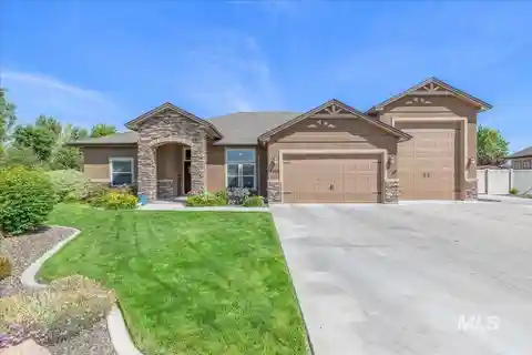 Stunning Single-Level Home in the Lakes at Pristine Meadows