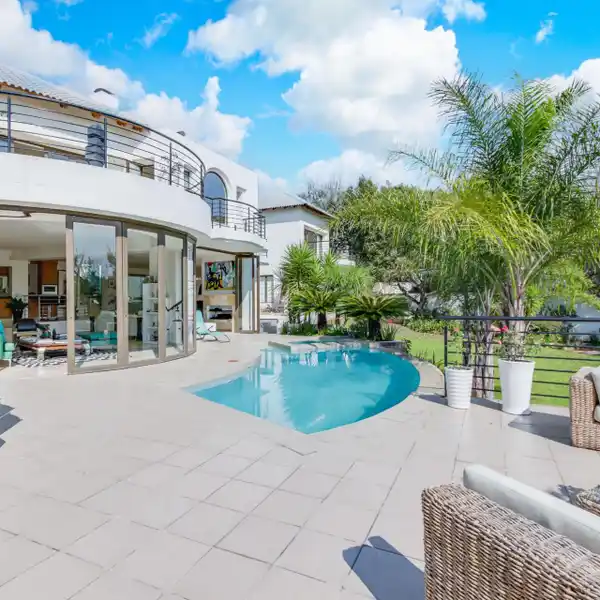EXQUISITE RESIDENCE IN THE PRESTIGIOUS DAINFERN VALLEY