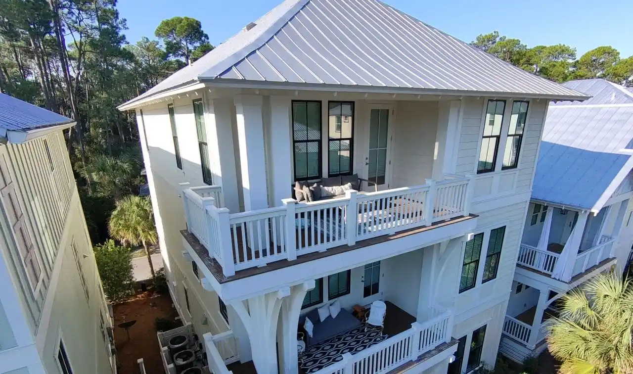 Unbeatable Location in Serene Treetop