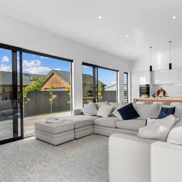 SPACIOUS HOME BLENDING STYLE AND COMFORT